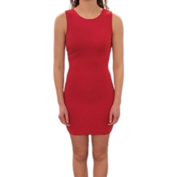 Forever 21 Red textured mini dress with cut outs‎ in back size Small - Picture 2 of 7
